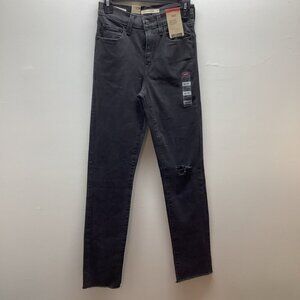 Levi’s Premium Size 26X32 -724 High Rise Slim Straight Womens Black Jeans. New